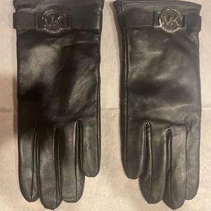 Black Michael Kors leather gloves